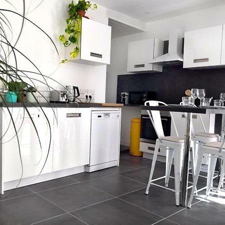 Beautifully Bright Apartment In Old Town Сен-Тропе Екстер'єр фото