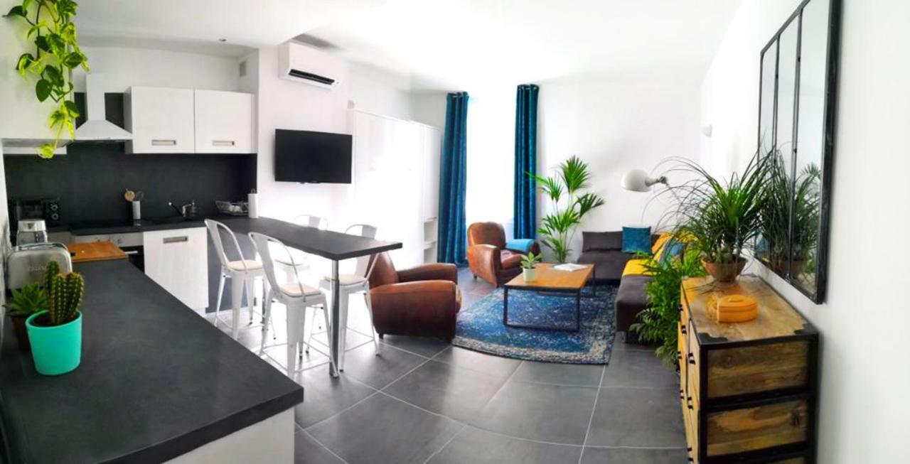Beautifully Bright Apartment In Old Town Сен-Тропе Екстер'єр фото