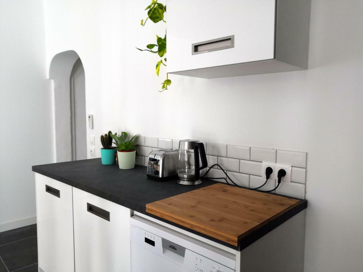 Beautifully Bright Apartment In Old Town Сен-Тропе Екстер'єр фото
