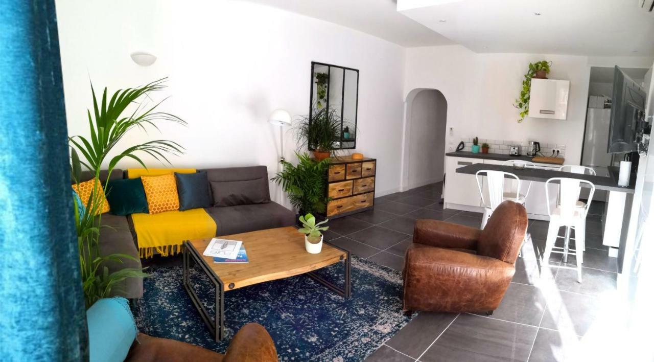 Beautifully Bright Apartment In Old Town Сен-Тропе Екстер'єр фото